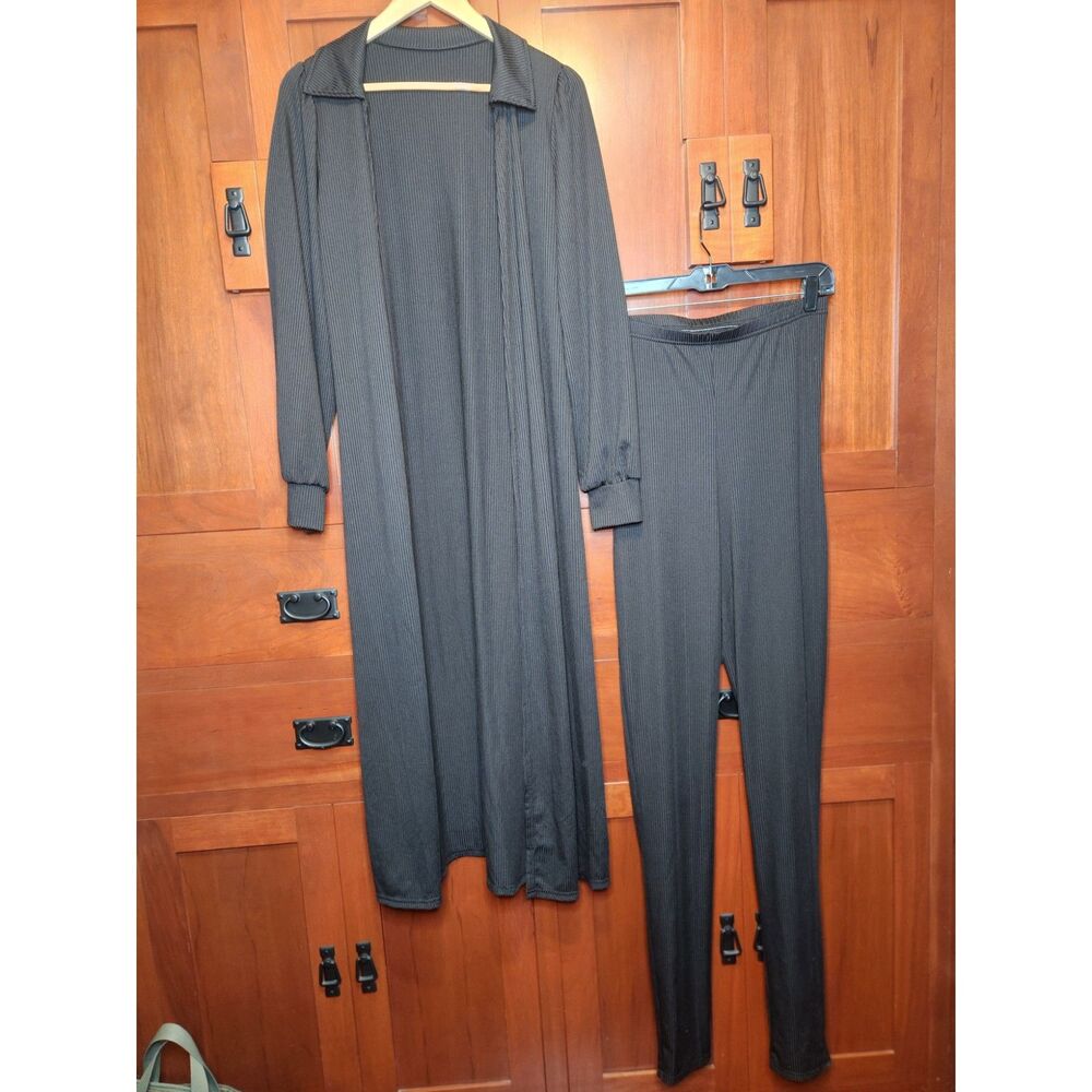 Black Ribbed Lounge Set with Robe and High Rise Bottoms Women's Size Large